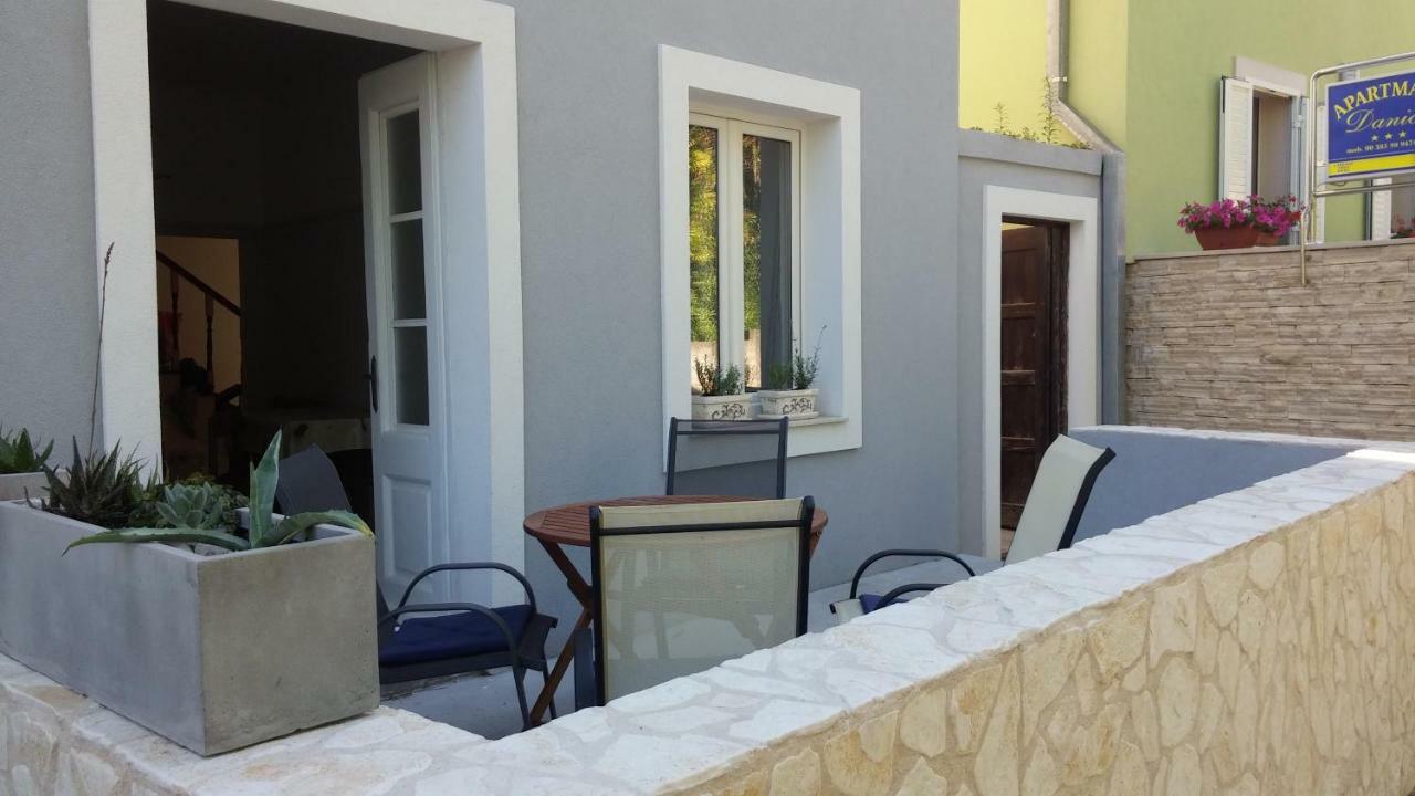 Apartament Family House Nerezine Zewnętrze zdjęcie