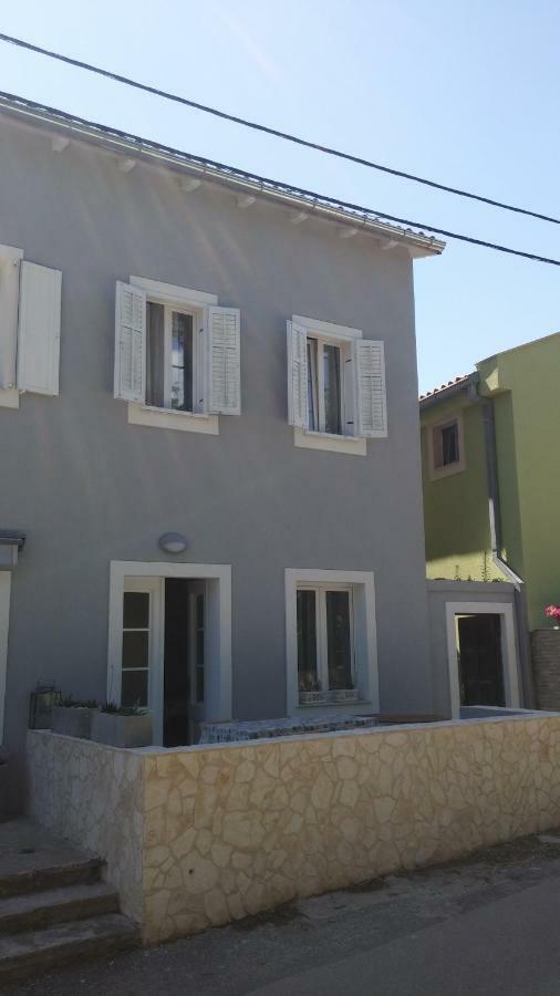 Apartament Family House Nerezine Zewnętrze zdjęcie