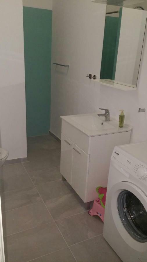 Apartament Family House Nerezine Zewnętrze zdjęcie