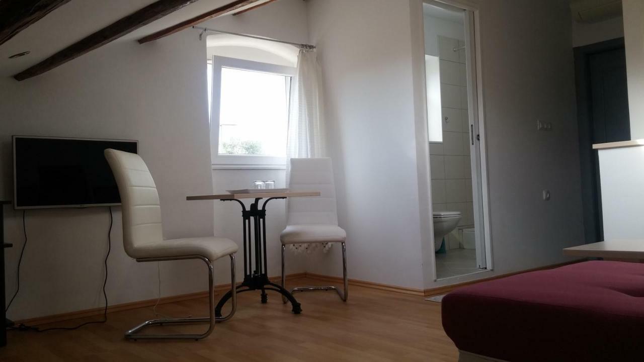Apartament Family House Nerezine Zewnętrze zdjęcie