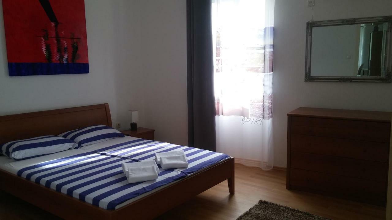 Apartament Family House Nerezine Zewnętrze zdjęcie