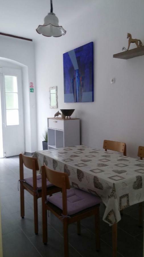 Apartament Family House Nerezine Zewnętrze zdjęcie