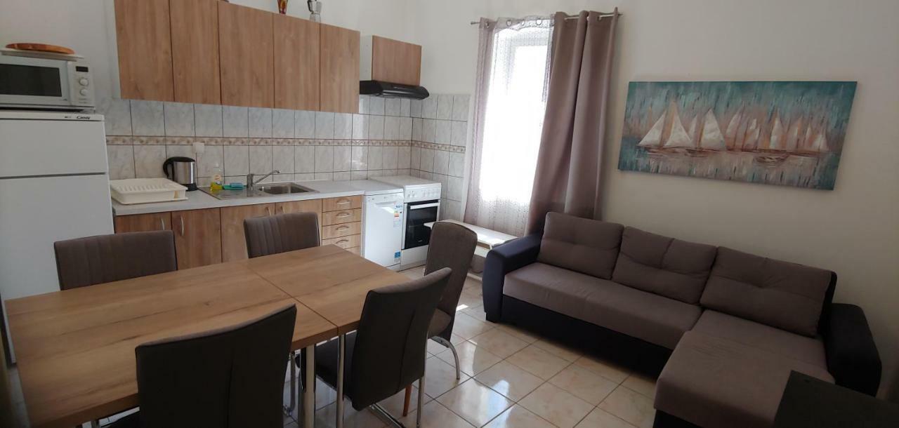 Apartament Family House Nerezine Zewnętrze zdjęcie