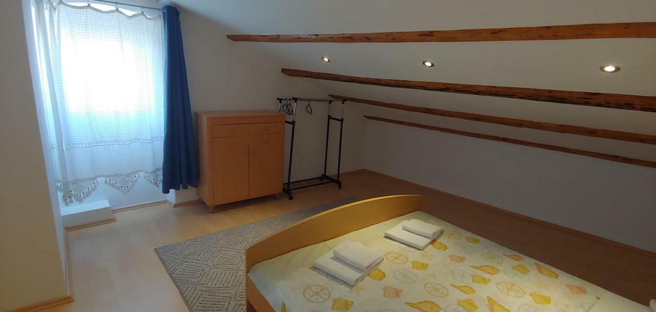 Apartament Family House Nerezine Zewnętrze zdjęcie